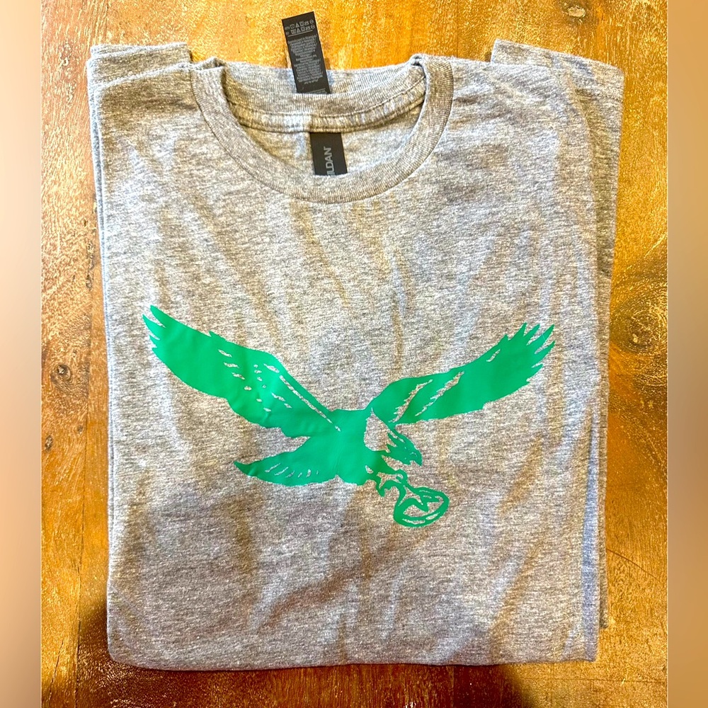 Gray Philadelphia Eagles Shirt- Unisex